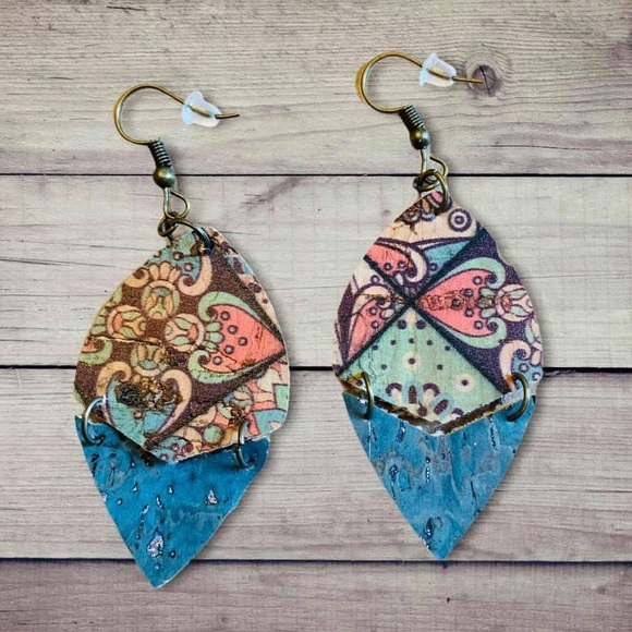 Earrings - Picture 1 of 1